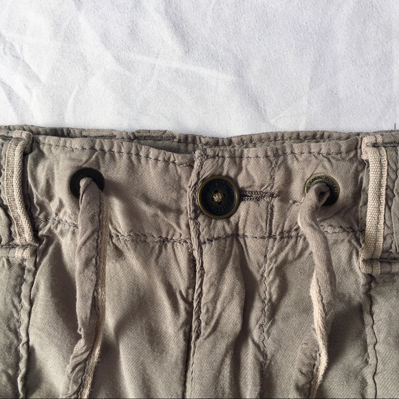 Abercrombie & Fitch Gray Crop Capri Cargo Pants - Picture 2 of 16